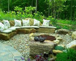 Rock gardens are open and flexible to the gardener's work plan who want only a touch of greenery and people who would rather have a lush, colorful flower bed. 15 Ideas To Get You Inspired To Make Your Own Rock Garden