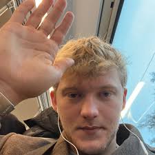 Är du en nyhetsundvikare? Då hör du till ett växande fenomen som Erik  Espeland håller på att undersöka som doktorand vid JMG. . #jmg #thisisgu  #universityofgothenburg #mkv #journalist #mij #polcom