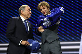 No. 1 pick Gavin McKenna to live with Maple Leafs veteran John Tavares