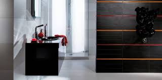 Messen sie die bordüren genau aus und bedenken sie dabei auch den verschnitt an den kanten. Borduren