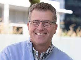 Thelma Kowalski's Instagram, Twitter & Facebook