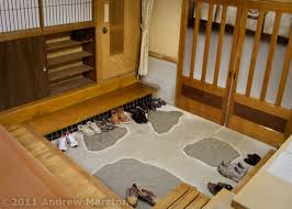 Voir cette épingle et d'autres images dans.:: Takayama Timewarp The Unframed World Japanese Home Design Japanese Entryway Japanese House