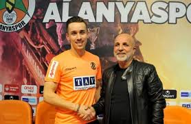 Alanyaspor ay isang turko propesyonal football club na matatagpuan sa bayan ng alanya sa lalawigan ng antalya. Alanyaspor Sign Czech Forward Sural Turkish Football News