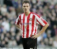 Jonny evans was born on 2nd january 1988, in belfast, northern ireland. United Tell Sunderland We Need Defensive Cover Before Selling Evans Daily Mail Online