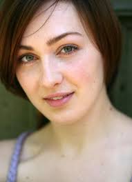 Anna Kretz's Instagram, Twitter & Facebook