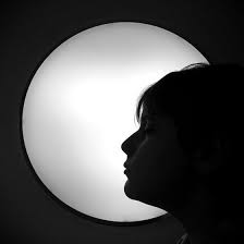 Improve Your Iphone Night Photos With Artificial Light Smartphone Photography Iphone Camera Iphone Photography