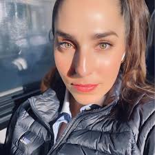 Aloha! I am looking for one or two housemates who would like to go in  together