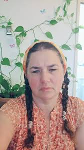 Burger and fries are the best here!