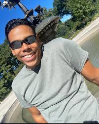 Another television friend sighting. This time it's Michael Rene' Serrano