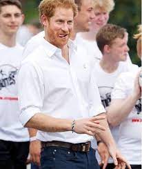 7 Hilariously Adorable Photos Of The Royal Family Sticking Their Tongues Out Royal Family New Trends Trends 2017