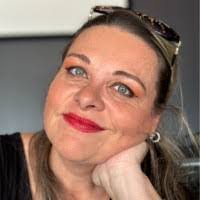 Jennifer Vandusen's Instagram, Twitter & Facebook