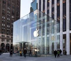 The Apple Store A Techie Pilgrimage On Fifth Avenue This Is Apple S Flagship Store Description From Pin Apple Store Design Retail Architecture Glass Facades