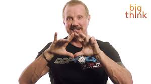 Ddp yoga is a novel approach to fitness that combines traditional yoga poses with calisthenics, dynamic resistance, and sports rehab therapy to give you a complete workout without straining your joints through running, jumping, or lifting. Selbstversuch Mit Ddp Yoga Zur Traumfigur Birgit Cathrin Duval Journalistin Fotografin