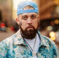 Amanda Shipman's Instagram, Twitter & Facebook