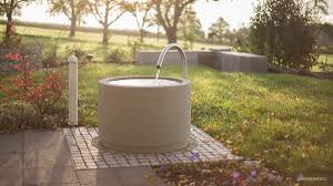 Individuelle Brunneneinlaufe Aus Edelstahl Machen Einen Einfachen Wassertrog Zum Belebenden Wasserspiel Weitere Infos Hier In 2020 Wassertrog Edelstahl Stahl