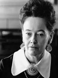 𝗠𝗔𝗡𝗖𝗛𝗘𝗦𝗧𝗘𝗥: 𝗟𝗶𝗳𝗲 𝗽𝗲𝗲𝗿 𝗵𝗼𝗻𝗼𝘂𝗿𝘀 𝗿𝗼𝗼𝘁𝘀 𝘄𝗶𝘁𝗵  𝗴𝗿𝗲𝗮𝘁-𝗴𝗿𝗮𝗻𝗱𝗳𝗮𝘁𝗵𝗲𝗿 𝘁𝗿𝗶𝗯𝘂𝘁𝗲 One of the first decisions  David Wolfson made