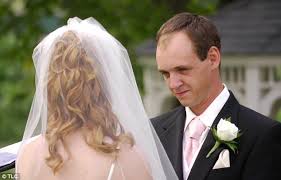 Rebecca and abe schmucker were fan favorites on return to amish. More Breaking Amish Bombshells As Cast Member Confirms She Is A Divorced Mother While Another Pair Reveal Their Drunken Sex Session Daily Mail Online