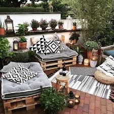 Building a small backyard patio with simple patio design ideas is much easier than you think. Brick Patio Ideas 25 Inspiring Easy On A Budget Designs