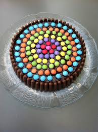 Gateau Au Chocolat Fingers Et Smarties Les Delices De Cintit Gateau Chocolat Gateau Smarties Gateau Fingers