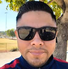 What are some suggestions for setting up a 42 gallon aquarium with tetras,  shrimp, and snails?