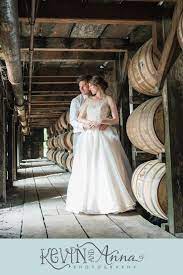 Summer Wedding At Buffalo Trace Distillery In Frankfort Ky Kentucky Wedding Venues Distillery Wedding Kentucky Wedding