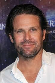 Think Like a Dog (2020)