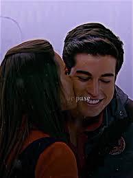 Axel Descubre Los Cuadernos De Erika Velez