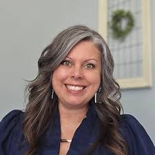 Jeri Rowe's Instagram, Twitter & Facebook