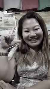 mararamdaman mo kung ibang tao ka chat mo!!yong kung pano sya mag chat na  parang may nag bago na parang di mo sya kilala nagtataka ka,yon pala na  hack na account niya...nakakapang