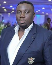 Le Gros Bédel, ex-manager de feu DJ Arafat et producteur du titre "C LA  FECAFOOT" de David Eto'o, est décédé ce 2 juillet des suites d'une courte  maladie. Il était très connu