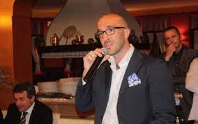 Consigliate agli arbitri come adattare il loro modo di stare sul terreno di gioco attraverso esempi concreti. Aia Associazione Italiana Arbitri Mirko Zannier Nuovo Presidente