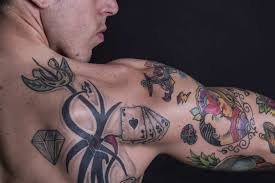 Raccolte di lorenzo di claudio. Gehoren Tattoos Und Religion Zusammen Gefangnisseelsorge