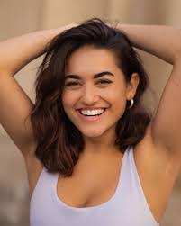 Maxine Rose's Instagram, Twitter & Facebook