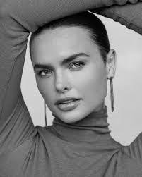 Molly Talbert's Instagram, Twitter & Facebook