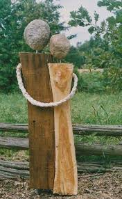 Rough Hewn Wood Stones And Cord Make This Beautiful Sculpture Gartengestaltung Gartenkunst Hof Kunst