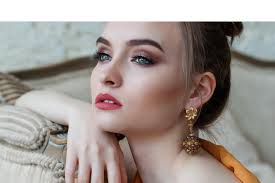 Creative Eyes Threaded Eyebrows