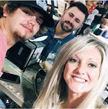 Sue Ladner's Instagram, Twitter & Facebook