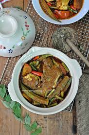 Bagi peminat kari kepala ikan tidak akan melepaskan peluang untuk mencuba resepi mamak yang tidak lapuk ditelan zaman kerana keenakan yang tidak pernah pudar. Kari Ikan Bawal Ala Mamak Yang Sedap Qasey Honey