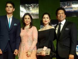 Arjun tendulkar has been a media darling right from the day he was born. Sachin Tendulkar Says Sarah Arjun Tendulkar Do Not Use Twitter Demands Action Against Fake Accounts Essentiallysports