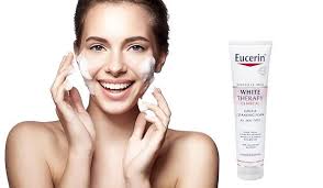 An ideal daily cleanser for normal to combination skin, eucerin dermatocleanhyaluron. Ben Ngoai Thá»‹ TrÆ°á»ng Co Ráº¥t Nhiá»u Loáº¡i Sá»¯a Rá»­a Máº·t Khac Nhau Tuy Nhien Ná»•i Báº­t Trong Sá»' Ä'o Co Dong Má»¹ Pháº©m Eucerin Vi Tháº¿ Hom Nay Chu Sang