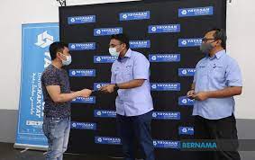 Yayasan bank rakyat, 8th floor,tower 1, menara kembar bank rakyat no.33 jalan rakyat, 50470, kuala lumpur, malaysia. Bernama Bank Rakyat Foundation Contributes Rm50 000 To 250 Families Hit By Floods In Kl