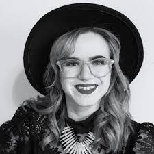 Rae Stanton's Instagram, Twitter & Facebook