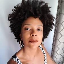 BÁRBARA CARINE SOARES PINHEIRO: QUÍMICA, MÃE, NORDESTINA E MILITANTE NEGRA