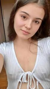 Hi. My name is Tina, I live near you. Will you accept me as your friend?  💚📍 waitingforyou 💕🙈👇