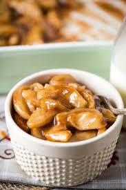 In a bowl, mix the brown sugar, cinnamon and nutmeg. How To Make Delicious Baked Cinnamon Apples Flour On My Fingers