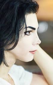 Argentino gasta mais de R$ 210 mil em plásticas para se parecer com Michael  Jackson