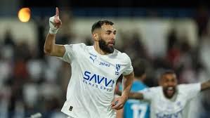 Por que Benzema não está jogando em Shabab Al Ahly x Al-Hilal?