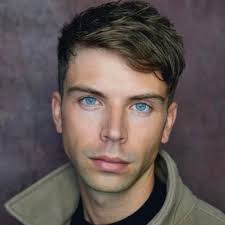 Holly Janowski (@hollyskiski)