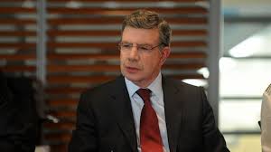 Joaquín josé lavín infante (santiago, 23 de octubre de 1953) es un economista, académico y político chileno, militante del partido unión demócrata independiente (udi). Joaquin Lavin Confirma Que En Marzo Arranca Machuca Municipal En Las Condes