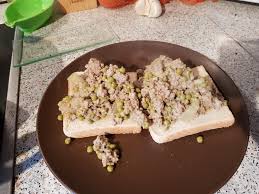 Learn how to cook great ground beef cream of mushroom. Slop On Toast Ground Beef Cream Of Mushroom Soup Onions Garlic And Sweet Peas More Or Less Unstructured Casserole Shittyfoodporn